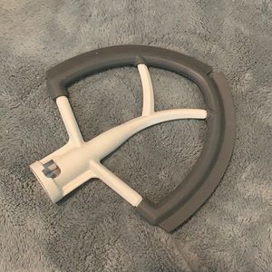 KITCHENAID MIXER ATTACHMENT